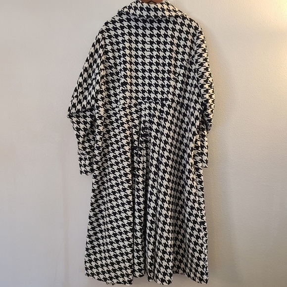 Torrid Black and White Houndstooth Trench Coat - Picture 8 of 10